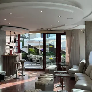 Bienvenue à l'Hotel Acacias Suites & Spa