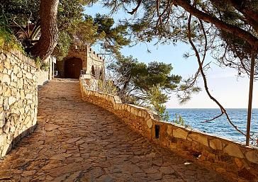 The Camí de Ronda in Lloret: discover the Costa Brava by the sea