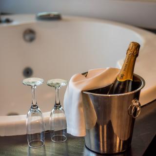 Bienvenue à l'Hotel Acacias Suites & Spa