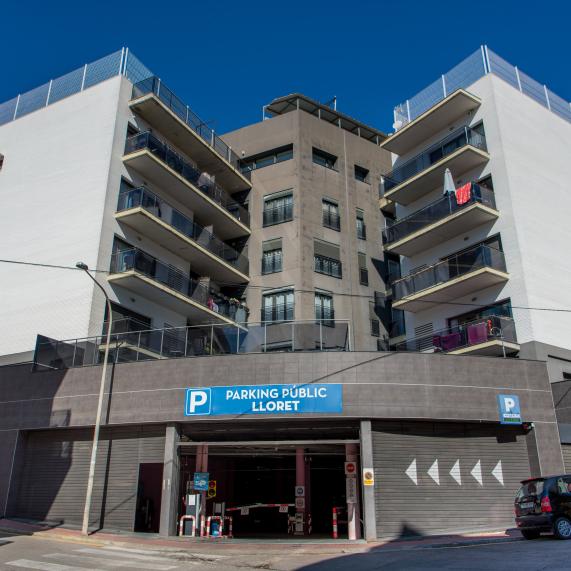 Parking público no exclusivo para clientes