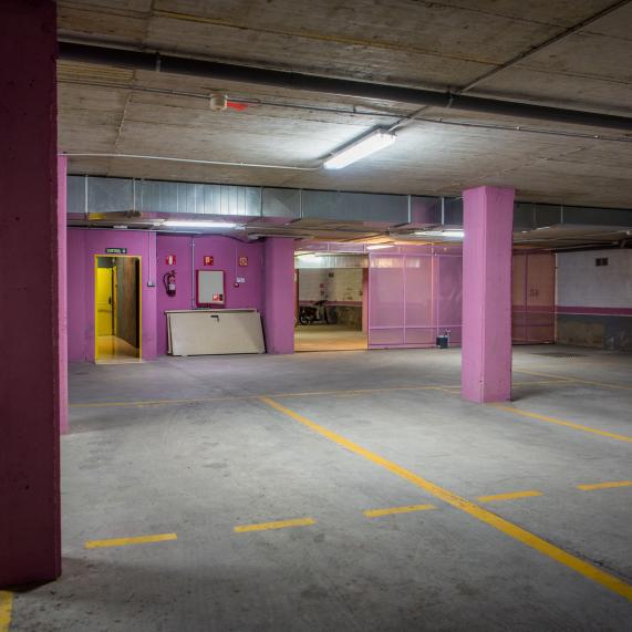 Parking para coches interior con llave