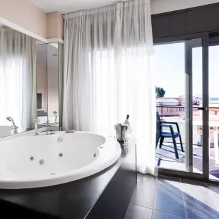 Benvinguts a l'Hotel Acacias Suites & Spa