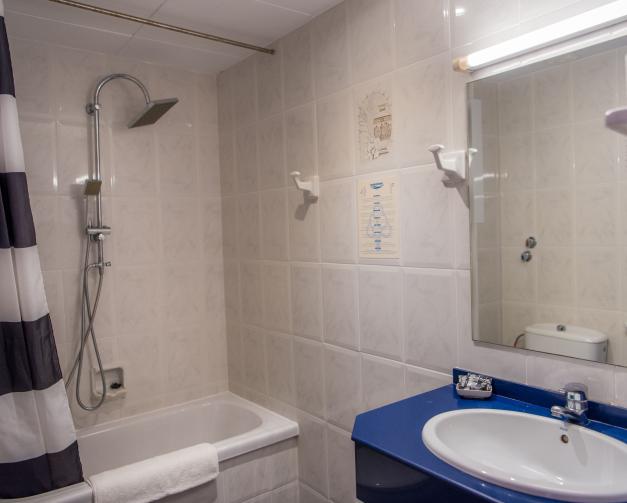 Chambre single triple