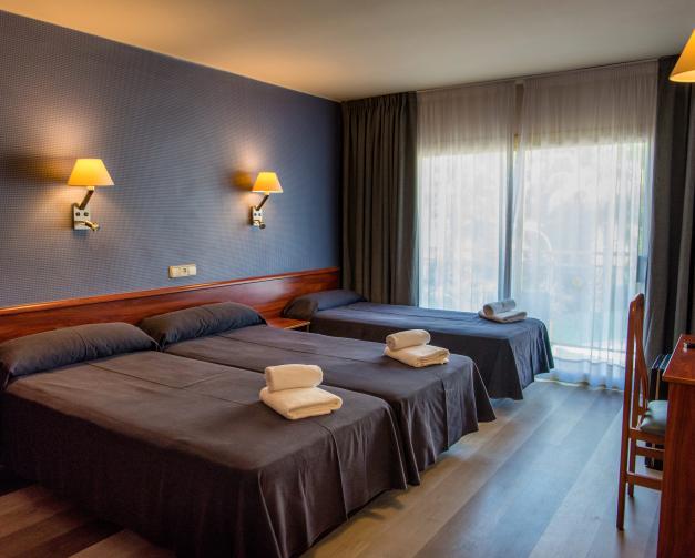 Chambre single triple